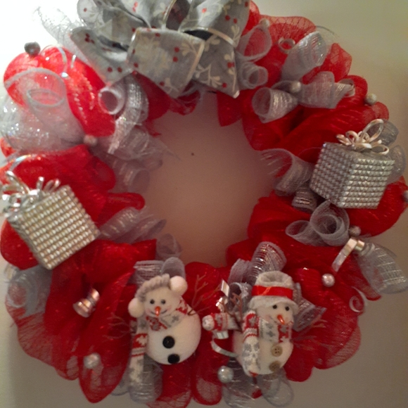 A wreath for any occasion. - Picture 15 of 16